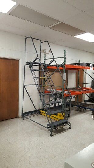 Best Guide to Pallet Racks: Optimizing Storage Space